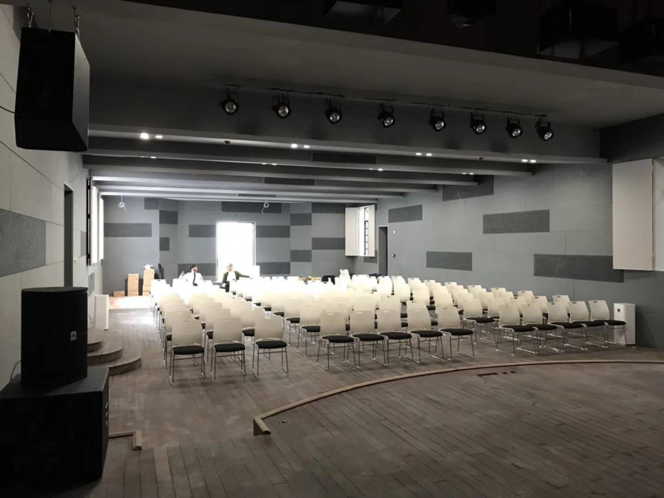 學校多功能廳音響燈光2